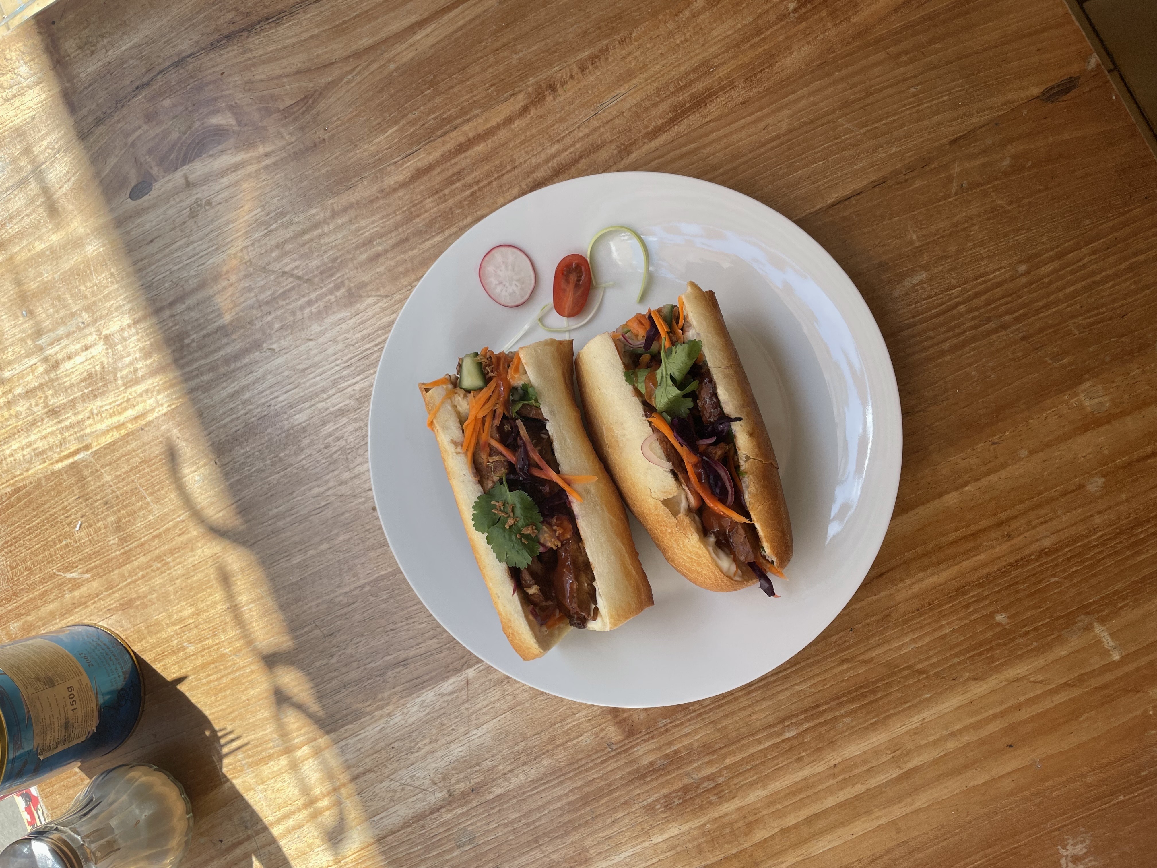 Banh mì maison chez Tuk Tuk, vus du dessus