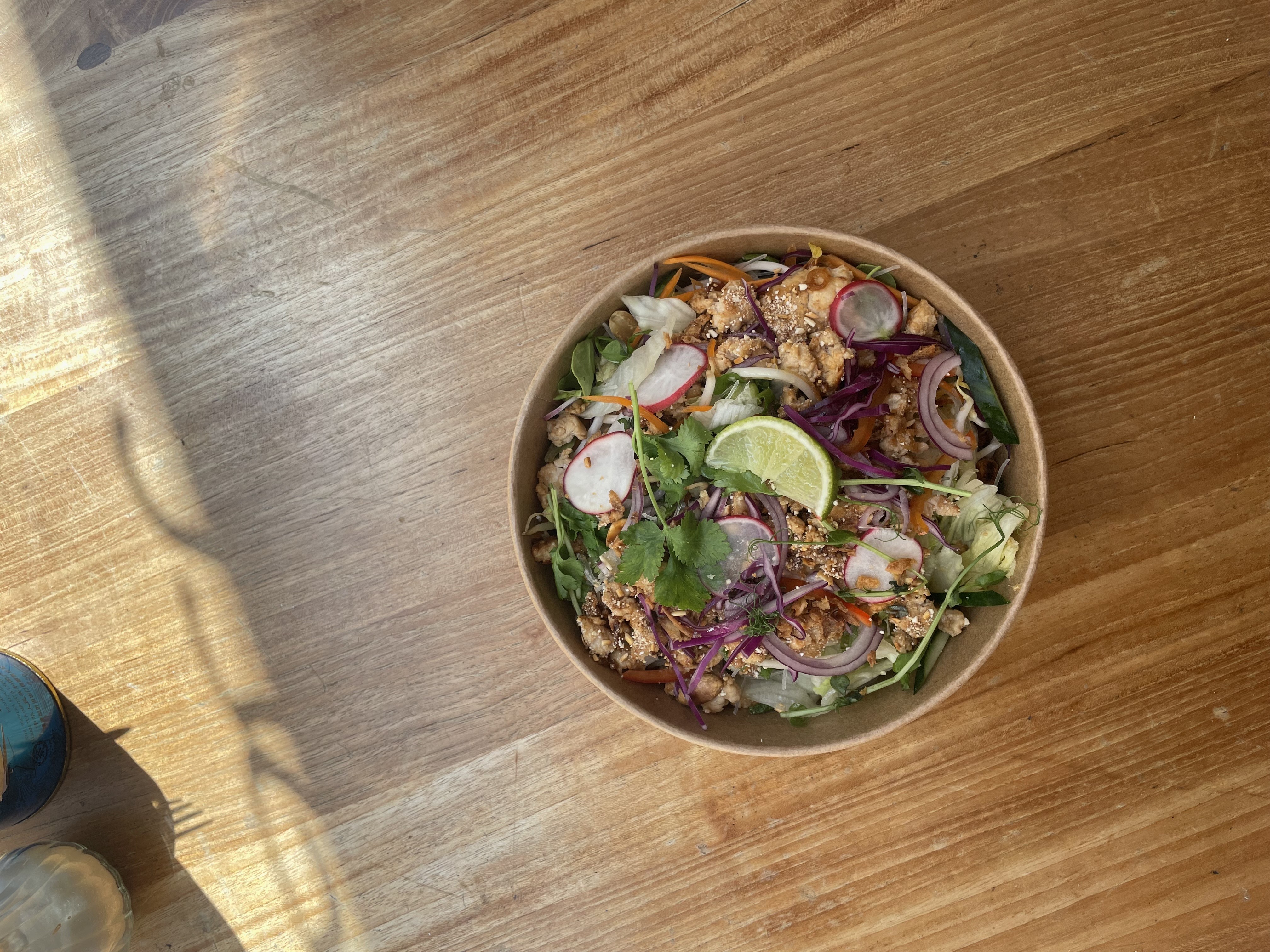 Salade de poulet façon Larb chez Tuk Tuk